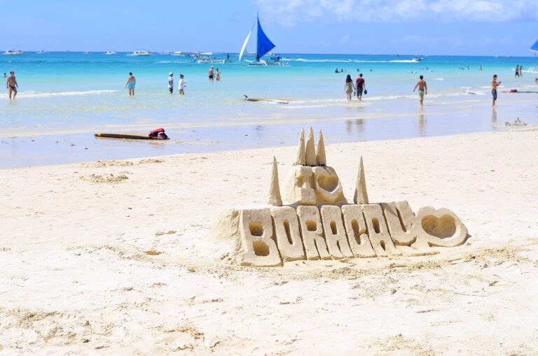 Read more about the article 5 Best Beach Places to Visit in the Philippines